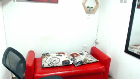 monserrat_diva online show from February 12, 2026, 10:27 pm