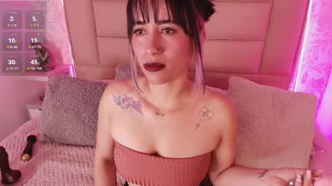 Adriana online show from March 17, 2026, 1:25 pm