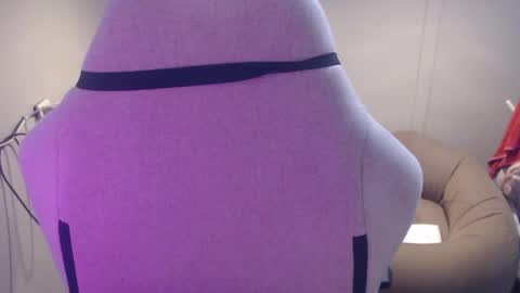 ELYSE A SIMPLE GIRL online show from January 23, 2025, 10:22 am