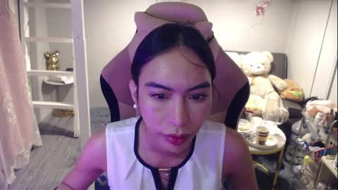 ELYSE A SIMPLE GIRL online show from April 1, 2026, 10:38 am