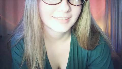 Snapshot of moodiemira chatting on March 5, 2026, 2:57 pm moodiemira online show from March 5, 2026, 2:57 pm