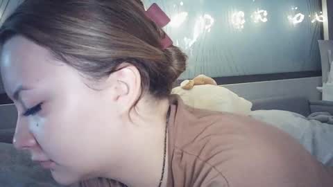 Snapshot of moodiemira chatting on March 8, 2026, 6:01 pm moodiemira online show from March 8, 2026, 6:01 pm