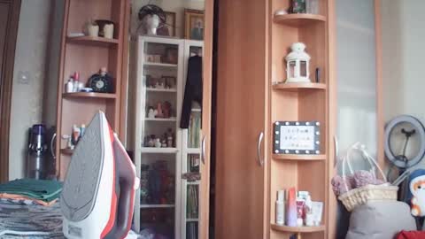 Snapshot of moodiemira chatting on March 11, 2026, 2:01 pm moodiemira online show from March 11, 2026, 2:01 pm