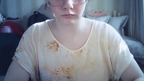 Snapshot of moodiemira chatting on March 16, 2026, 1:15 pm moodiemira online show from March 16, 2026, 1:15 pm