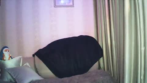 Snapshot of moodiemira chatting on April 15, 2026, 8:20 pm moodiemira online show from April 15, 2026, 8:20 pm