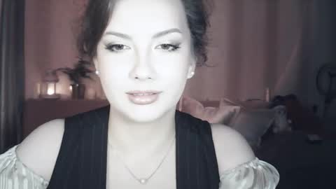 Snapshot of moodiemira chatting on May 17, 2026, 6:59 pm moodiemira online show from May 17, 2026, 6:59 pm