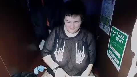 Snapshot of moojay00 chatting on January 5, 2025, 9:59 am Moo Jay online show from January 5, 2025, 9:59 am