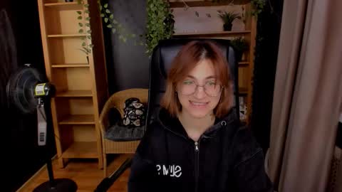 Snapshot of moon13152 chatting on October 22, 2025, 9:03 pm Katrin online show from October 22, 2025, 9:03 pm