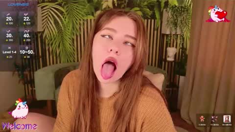 Moon  Bunny online show from February 4, 2026, 12:11 pm