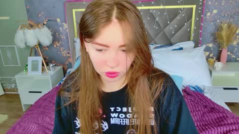 Moon  Bunny online show from April 4, 2026, 3:31 pm