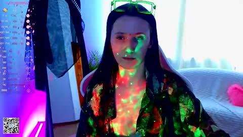 Lola online show from February 28, 2025, 9:47 am