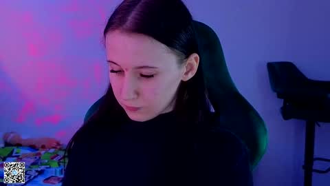 Lola online show from March 12, 2025, 2:56 pm