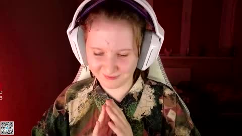 Lola online show from September 12, 2025, 5:46 pm