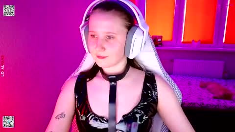 Lola online show from April 8, 2026, 11:43 am