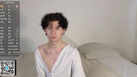 Snapshot of moon_gloww chatting on February 12, 2026, 5:46 am moon_gloww online show from February 12, 2026, 5:46 am