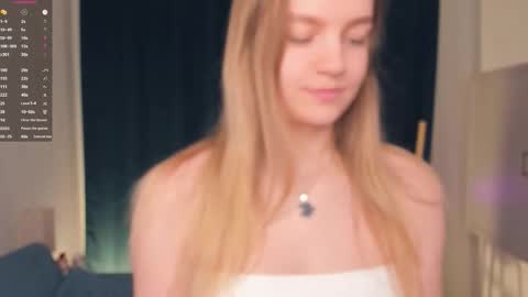 Snapshot of moon_puzzles chatting on February 6, 2026, 7:50 pm moon_puzzles online show from February 6, 2026, 7:50 pm