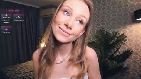 Snapshot of moon_puzzles chatting on March 21, 2026, 11:26 am moon_puzzles online show from March 21, 2026, 11:26 am