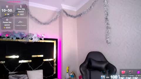 Snapshot of moon_water__ chatting on January 17, 2026, 10:42 am Moon Water online show from January 17, 2026, 10:42 am