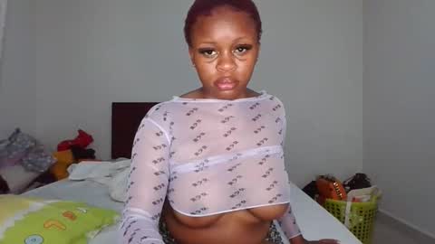 Snapshot of moonbloom1 chatting on March 21, 2026, 3:22 am moonbloom1 online show from March 21, 2026, 3:22 am