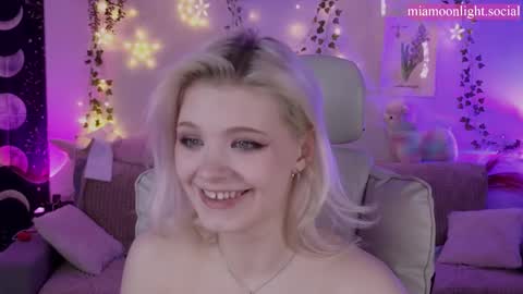 Snapshot of moonlight_mia chatting on March 8, 2025, 8:14 pm Mia   online show from March 8, 2025, 8:14 pm