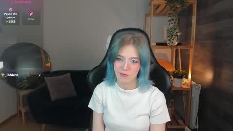 Asuna online show from September 20, 2025, 1:34 pm