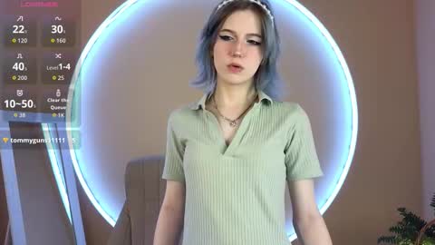 Asuna online show from September 30, 2025, 1:49 pm