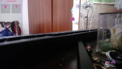 moonlunita online show from October 15, 2025, 7:03 pm