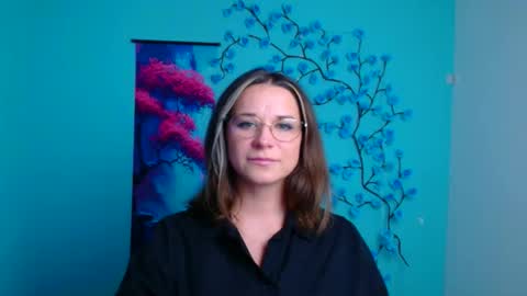 Susanna online show from November 23, 2025, 12:05 pm