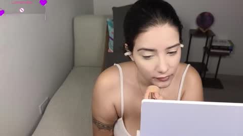 Snapshot of moonwoman_ chatting on February 7, 2026, 2:59 am Moon Woman online show from February 7, 2026, 2:59 am