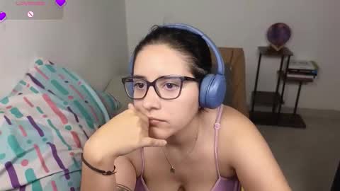 Snapshot of moonwoman_ chatting on February 15, 2026, 7:51 am Moon Woman online show from February 15, 2026, 7:51 am