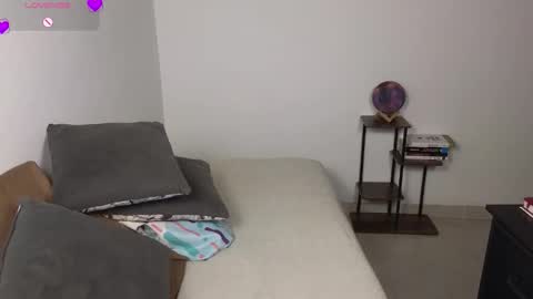 Snapshot of moonwoman_ chatting on February 24, 2026, 3:37 am Moon Woman online show from February 24, 2026, 3:37 am