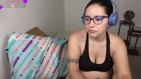 Snapshot of moonwoman_ chatting on February 28, 2026, 3:40 am Moon Woman online show from February 28, 2026, 3:40 am