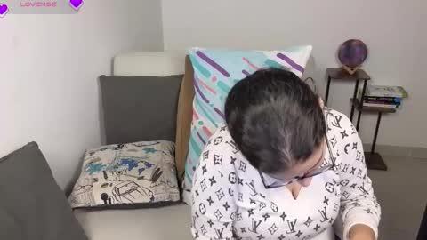 Snapshot of moonwoman_ chatting on March 9, 2026, 3:10 am Moon Woman online show from March 9, 2026, 3:10 am