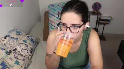 Snapshot of moonwoman_ chatting on March 22, 2026, 4:16 am Moon Woman online show from March 22, 2026, 4:16 am