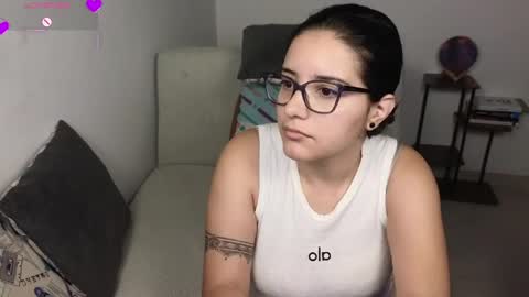 Snapshot of moonwoman_ chatting on April 5, 2026, 3:47 am Moon Woman online show from April 5, 2026, 3:47 am