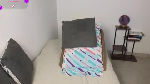 Snapshot of moonwoman_ chatting on April 11, 2026, 7:45 am Moon Woman online show from April 11, 2026, 7:45 am