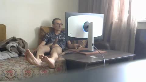 Snapshot of moovurey16 chatting on October 25, 2025, 7:16 am Alex online show from October 25, 2025, 7:16 am