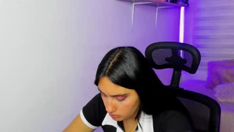 morena_rodriguez_9 online show from December 17, 2025, 1:44 am