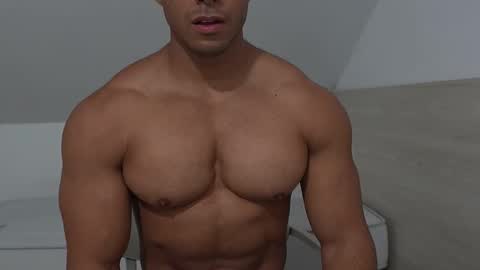Snapshot of moreno1muscular chatting on November 21, 2025, 2:10 am moreno1muscular online show from November 21, 2025, 2:10 am