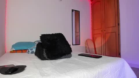 morenosiam online show from November 9, 2025, 10:52 pm