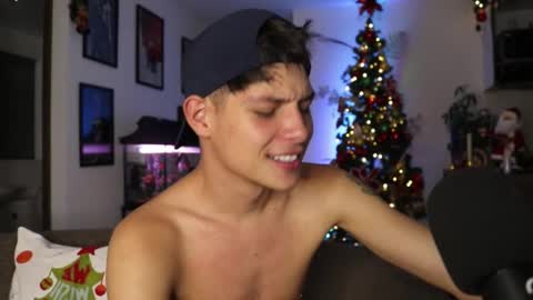 Snapshot of morgan_hiller chatting on December 4, 2024, 12:08 am   online show from December 4, 2024, 12:08 am