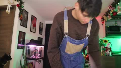 Snapshot of morgan_hiller chatting on January 1, 2025, 1:37 am   online show from January 1, 2025, 1:37 am