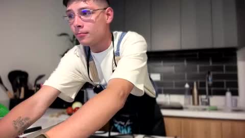 Snapshot of morgan_hiller chatting on September 20, 2025, 12:44 am   online show from September 20, 2025, 12:44 am