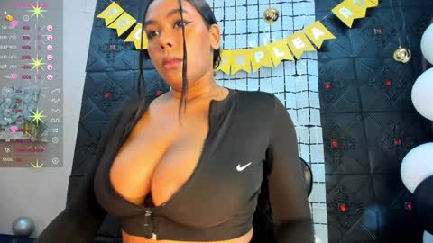 Snapshot of morochaa_fire chatting on January 1, 2025, 11:16 am Morocha  online show from January 1, 2025, 11:16 am