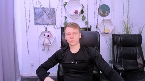 Snapshot of mory_arti chatting on December 6, 2024, 8:07 pm Welcome here online show from December 6, 2024, 8:07 pm