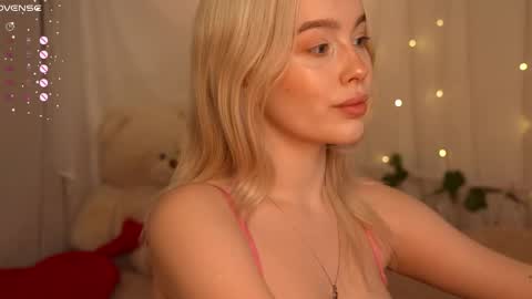 Snapshot of mother__of__dragons chatting on November 15, 2025, 8:38 pm Deni and Jett my weekly schedule online show from November 15, 2025, 8:38 pm