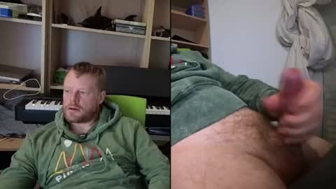 Snapshot of motodan44 chatting on March 5, 2026, 9:27 am JuicySandwich online show from March 5, 2026, 9:27 am