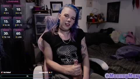 Snapshot of moxynverve chatting on December 1, 2024, 7:47 pm Moxy online show from December 1, 2024, 7:47 pm