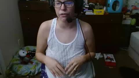 Mr and Mrs Dragon online show from February 7, 2025, 5:40 pm