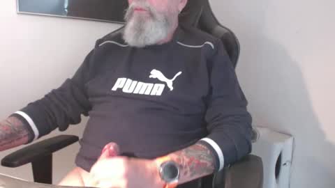 mr_boombastic2021 online show from September 19, 2025, 9:43 am